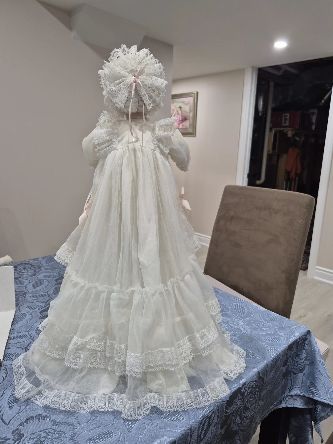 Vintage porcelain Doll in White Dress - photo 5