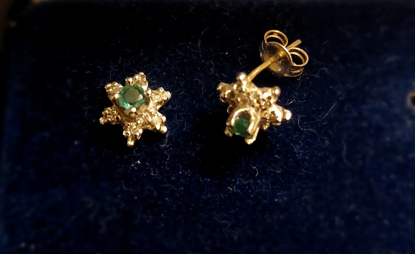 Final reduction! 14K Gold Emerald Earrings with diamonds - photo 3
