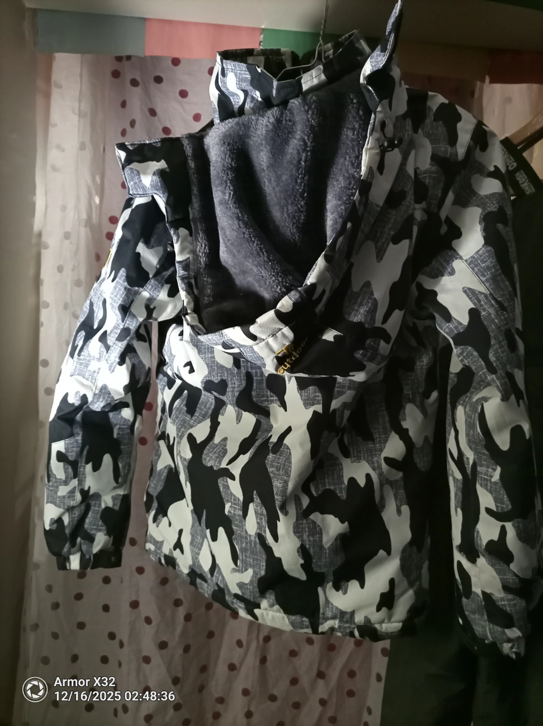 Women's Outdoor Jacket - Size XS - photo 2