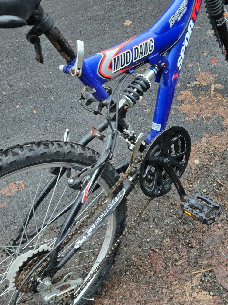 Sportek Mud Dawg 18 Speed Bike