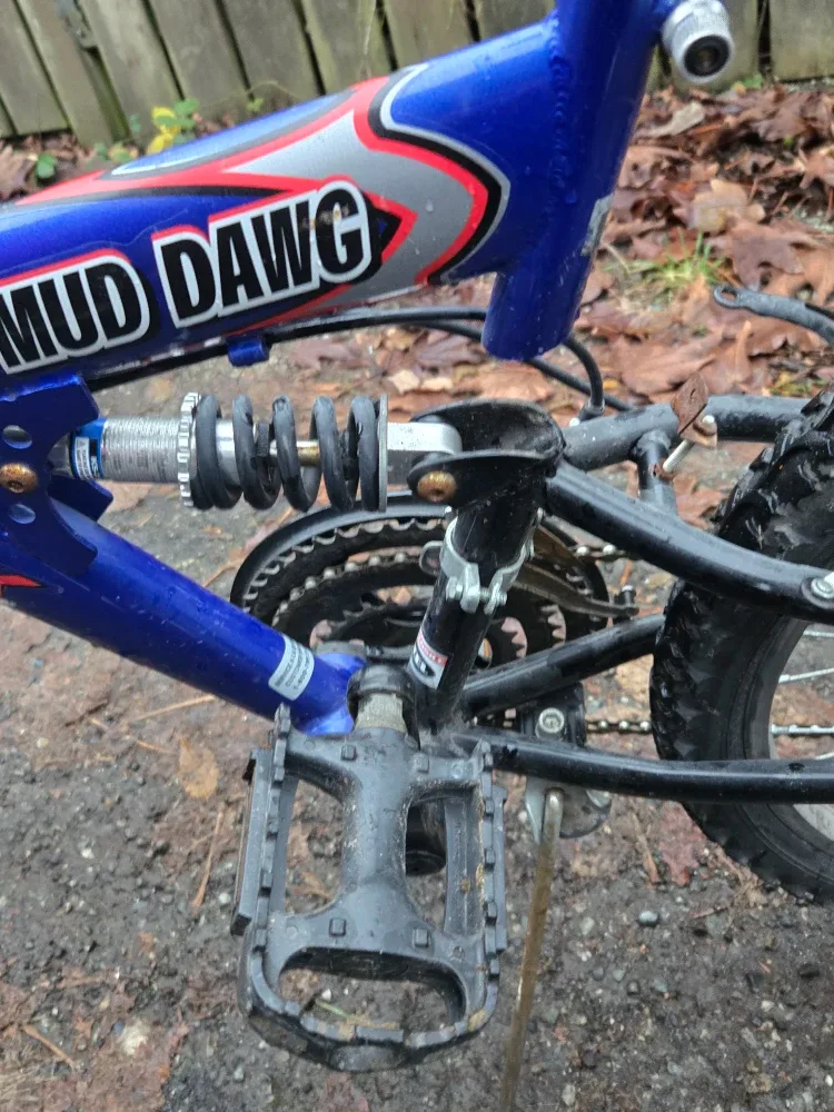 Sportek Mud Dawg 18 Speed Bike image indicator(2)