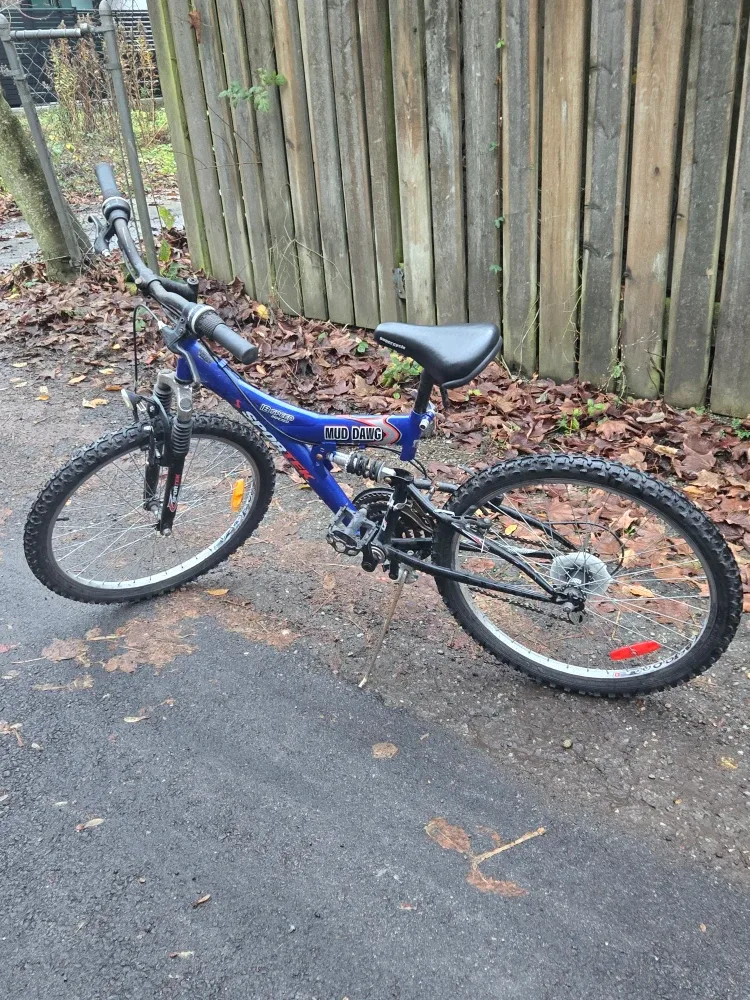 Sportek Mud Dawg 18 Speed Bike image indicator(3)