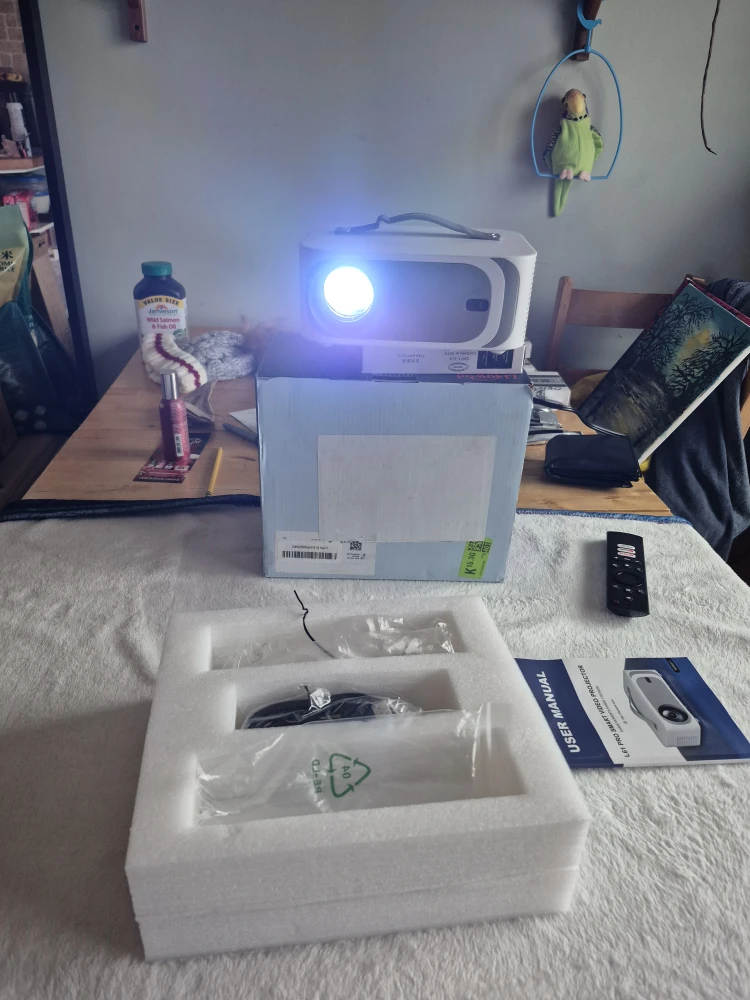 L61pro Smart Projector wifi 6,BT - with Apps,New! - photo 4
