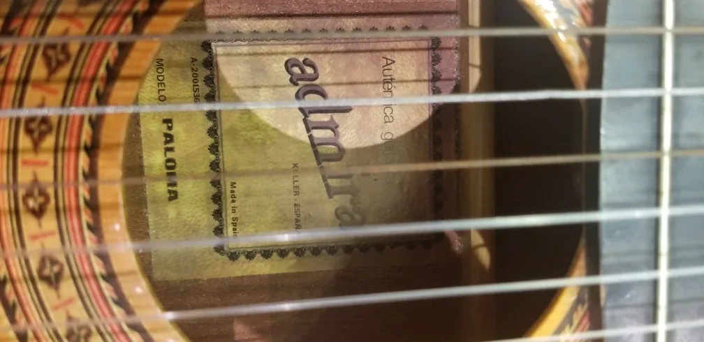 Alhambra Paloma Guitar image indicator(8)