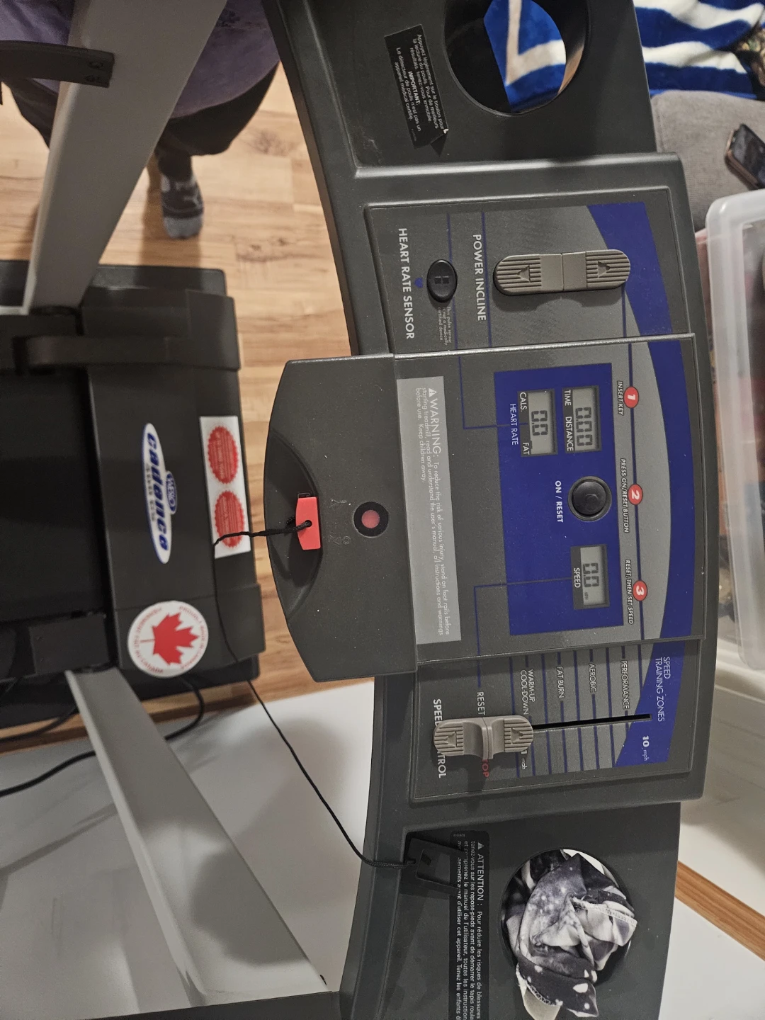 Weslo Cadence 400 CS Treadmill - photo 4