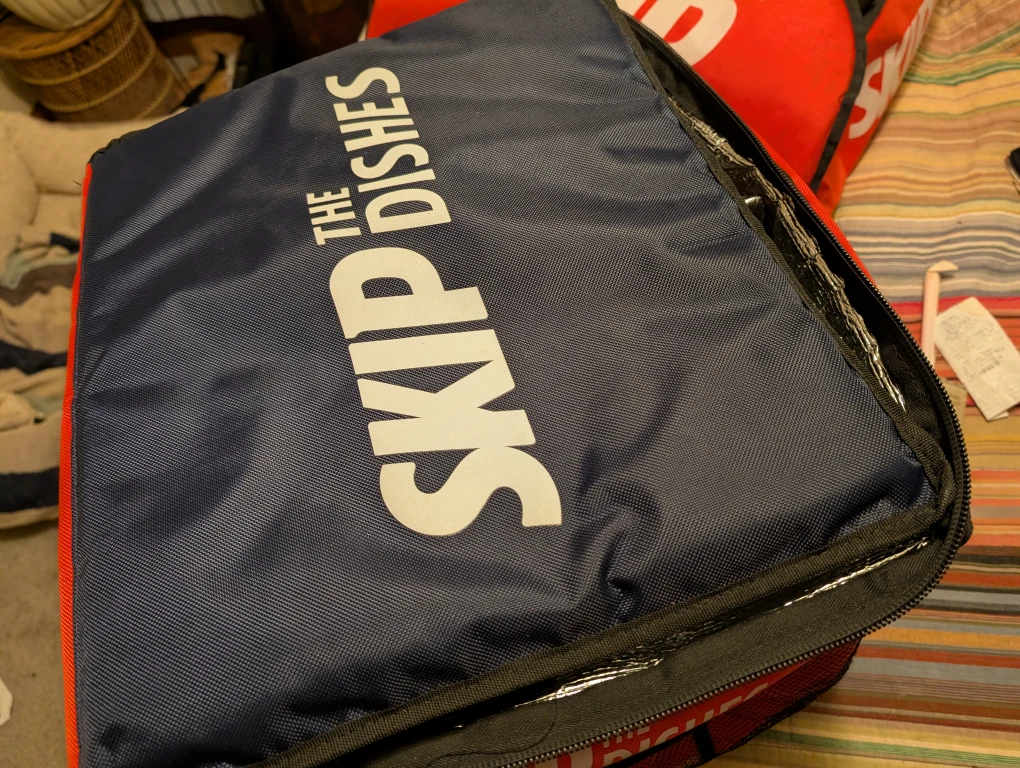 Skip The Dishes Delivery Bags - photo 2