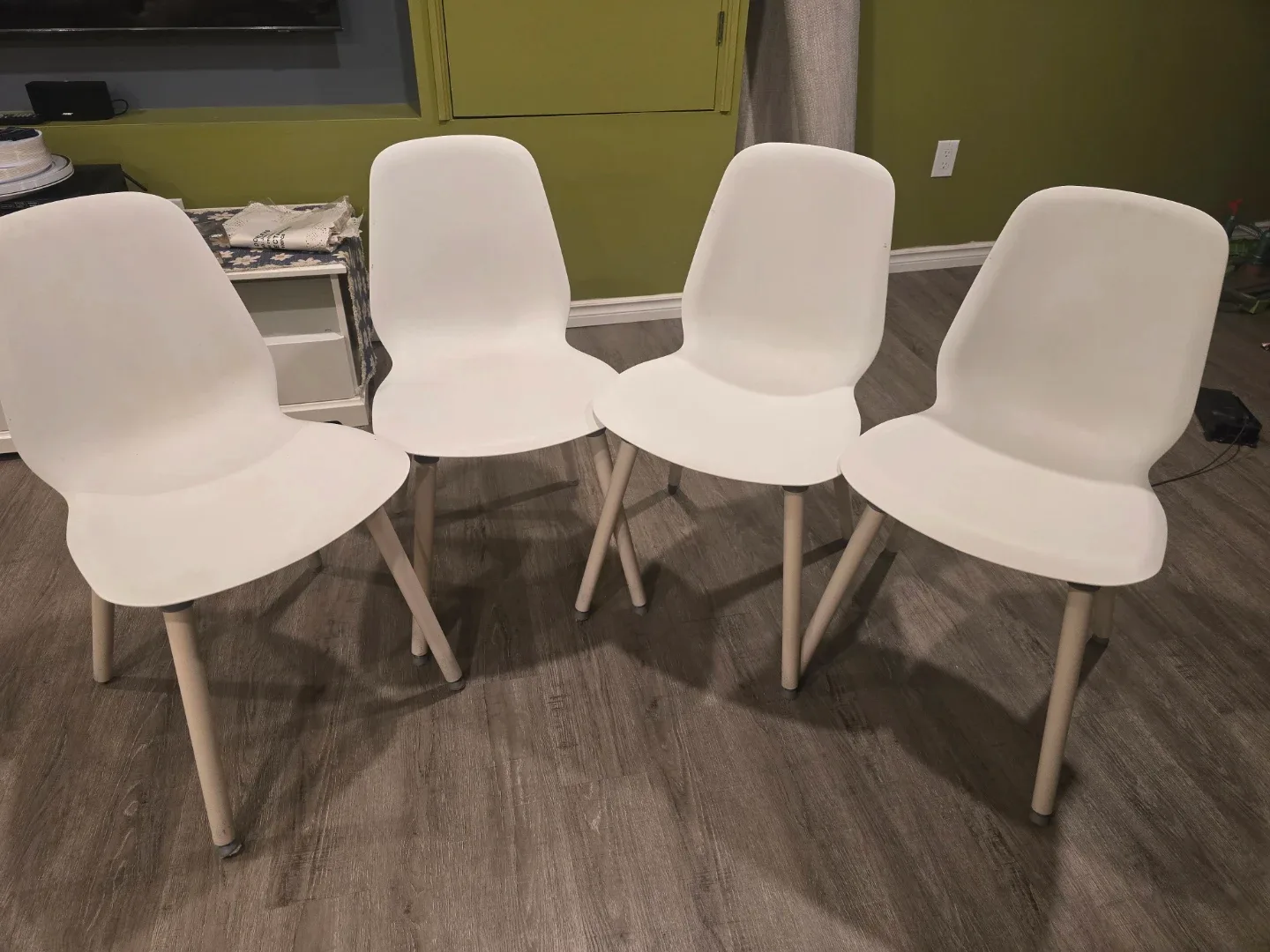 Set of 4 White Dining Chairs