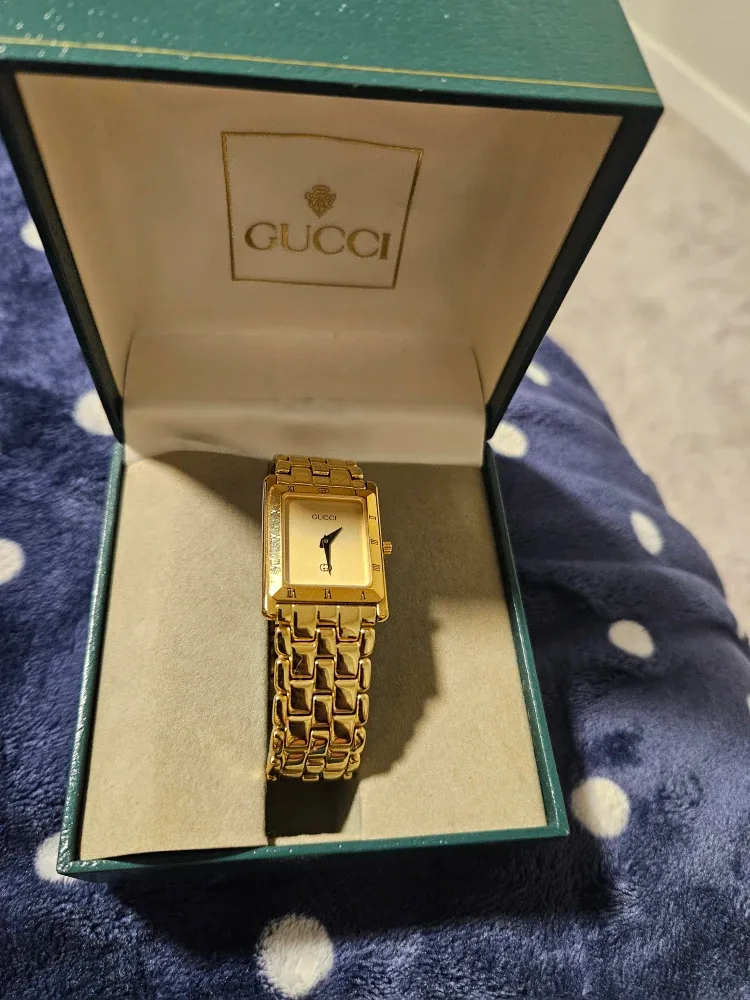Vintage Gucci 4200 M Gold Watch with Box