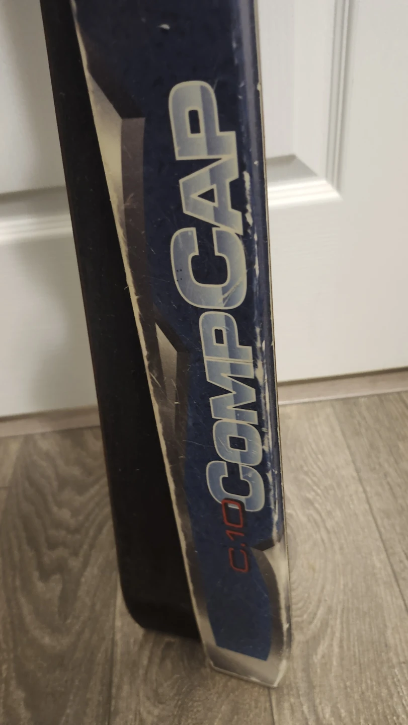 Volkl C10 Comp Cap Skis 177cm WITH POLES - photo 2