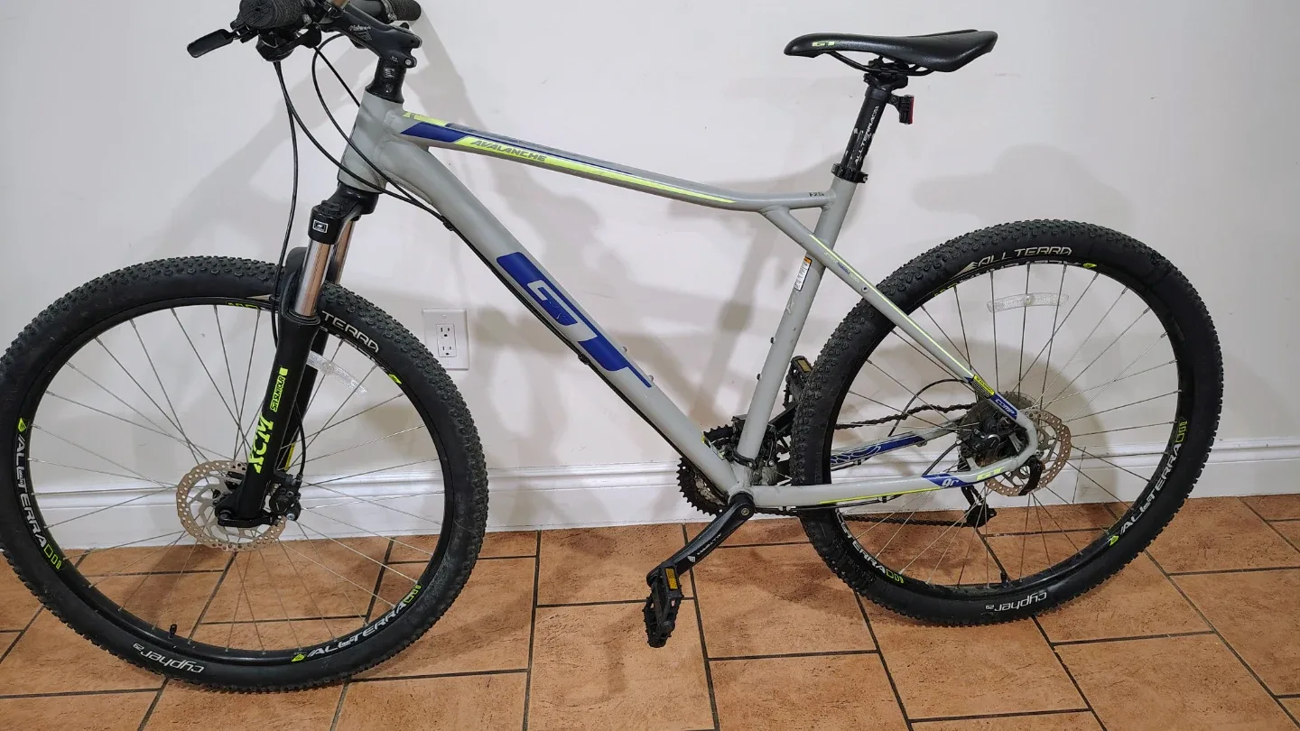 GT Avalanche Mountain Bike image indicator(2)