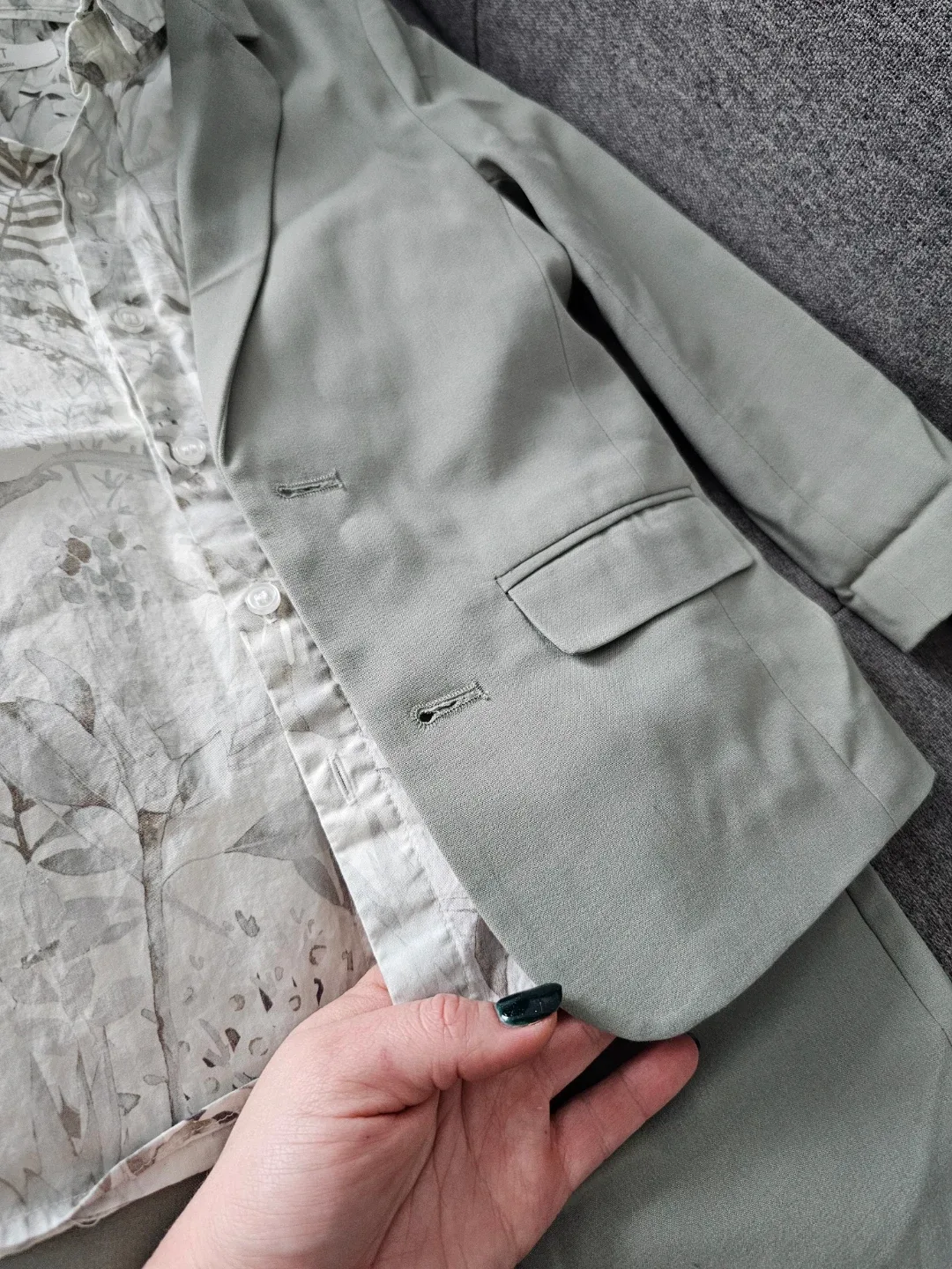 3-4T Sage Green Kids Suit Set image indicator(2)