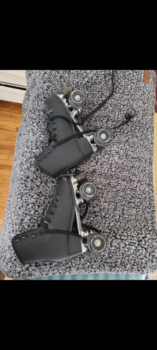 Impala Rollerskates - Black - Size 6 - photo 2