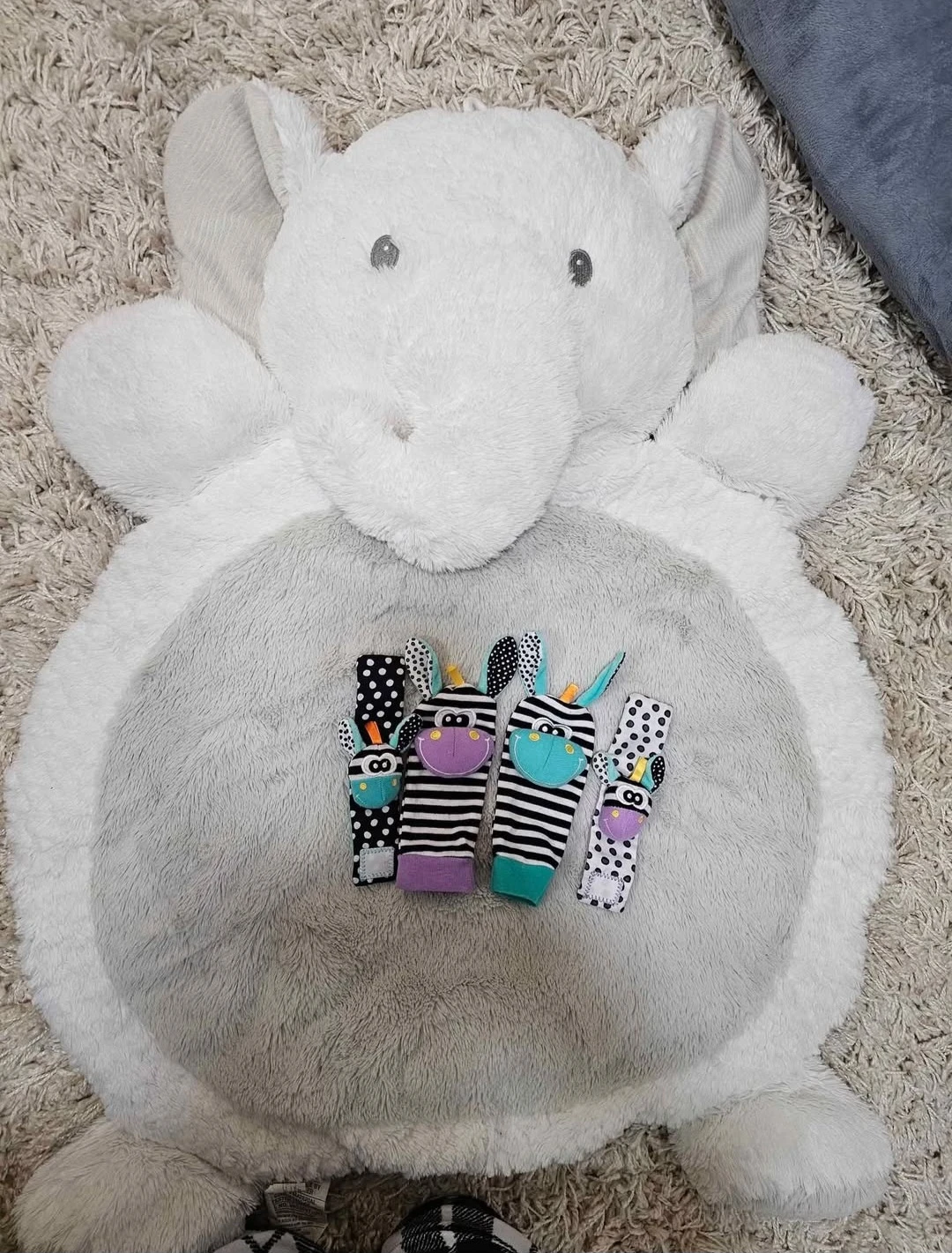 Sensory blanket and games for babies - photo 2