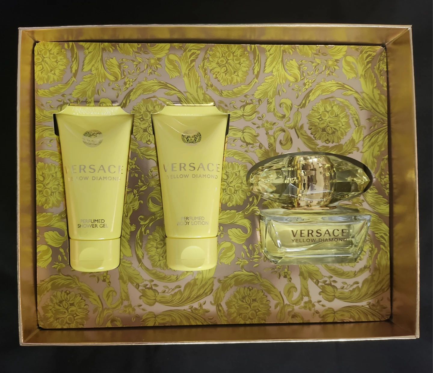 Versace Yellow Diamond Perfume Set