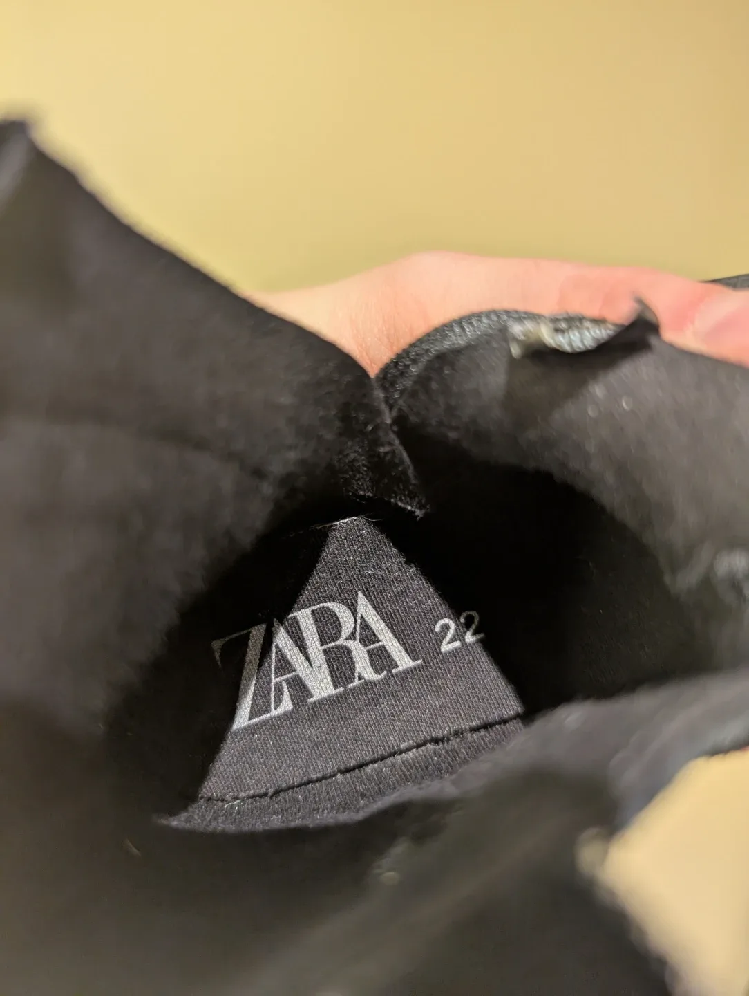 #Cleanout Zara Kids Black Suede Ankle Boots - Size 22 (US 6) image indicator(6)