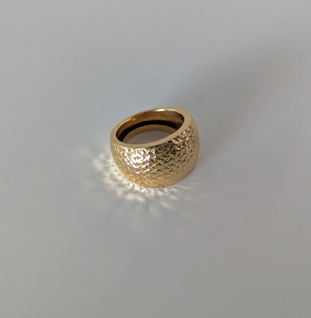 10K Yellow Gold Filled Diamond-Cut Dome Ring Size 8 image indicator(2)