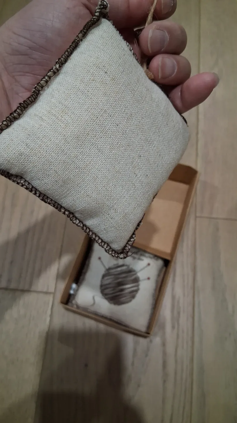 Needle Cushion 2 pieces set image indicator(4)