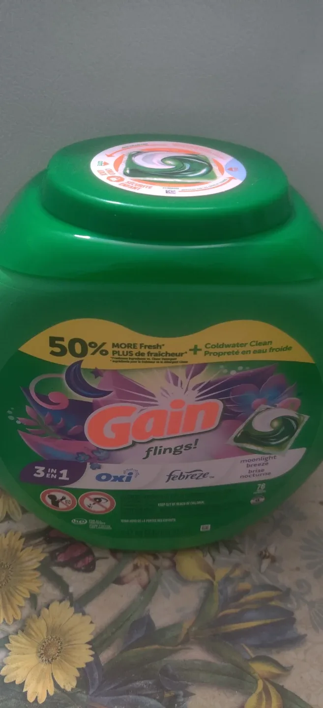 Gain Flings! Moonlight Breeze - 76 Laundry Pods