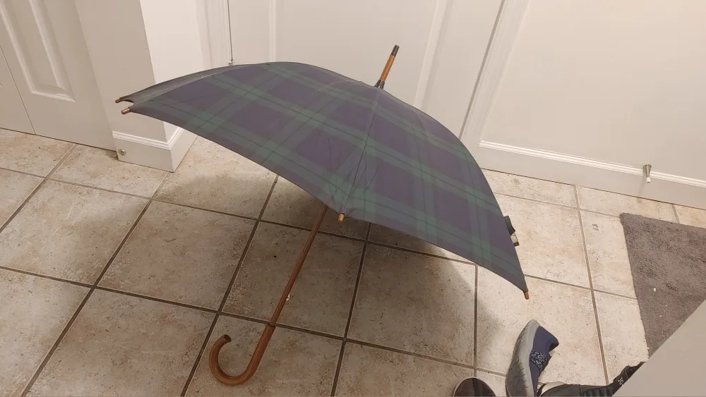 Large Plaid Umbrella with Wooden Handle image indicator(3)