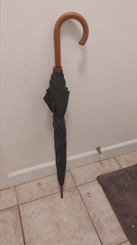 Large Plaid Umbrella with Wooden Handle image indicator(6)