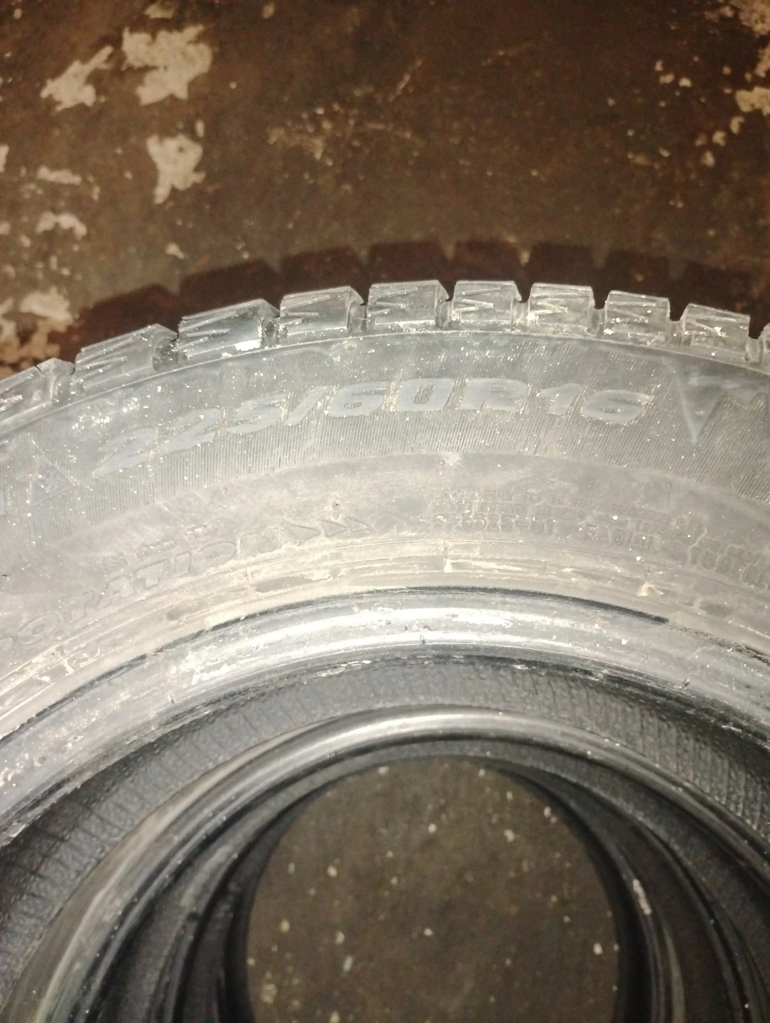 Set of 4 Used 225/60R16 Tires - photo 5
