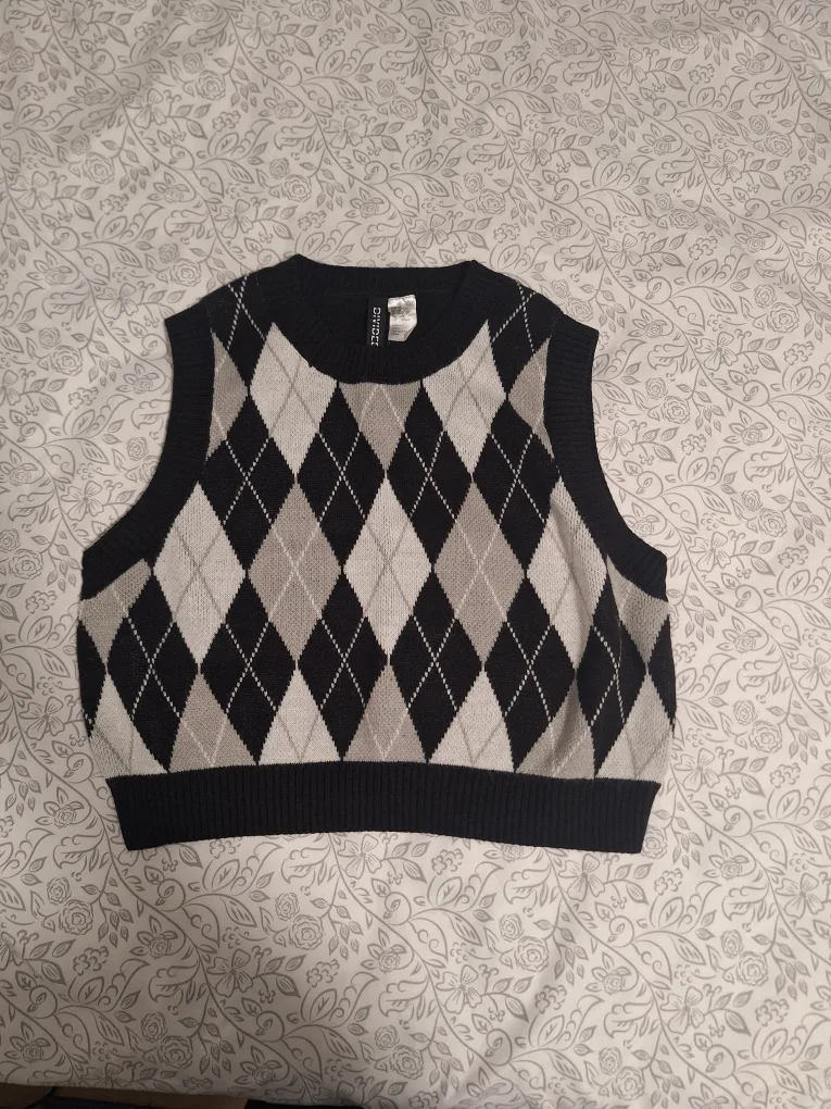 H&M Divided Argyle Sweater Vest - Size M