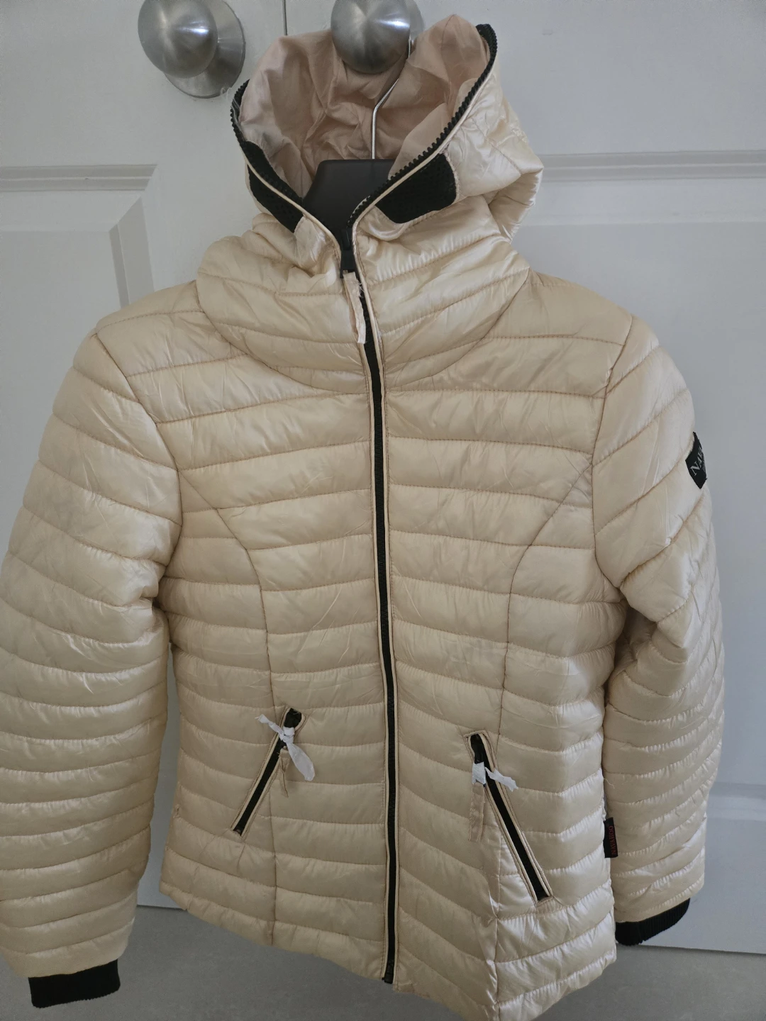 Brand new Navahoo Kimuk Puffer Jacket - Size S - Light Gold
