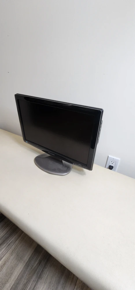 Sharp Aquos LCD Color TV #Cleanout - photo 2