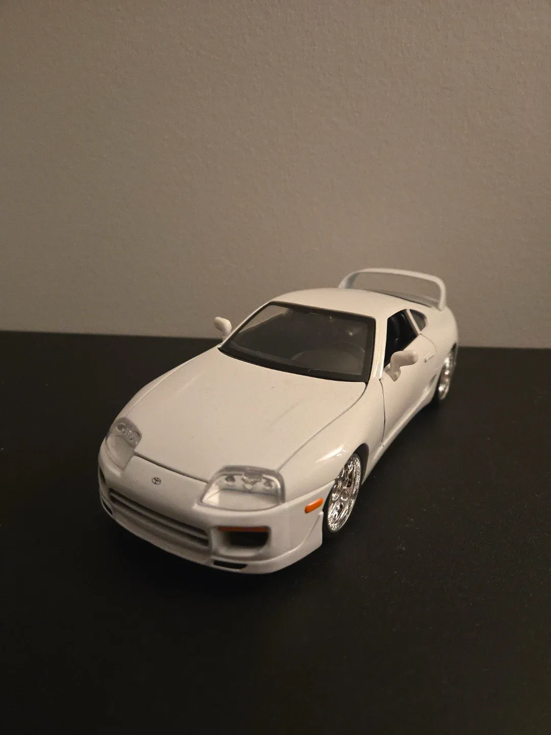 Jada Toyota Supra 1:24 Die-Cast Model – Fast & Furious Style image indicator(2)