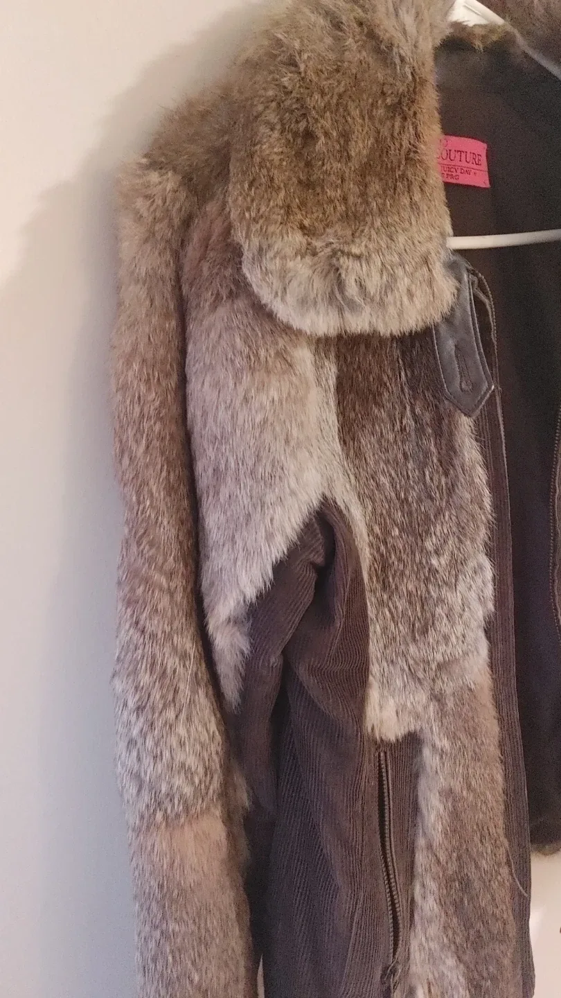 Juicy Couture Fur & Corduroy Jacket - Size M image indicator(4)