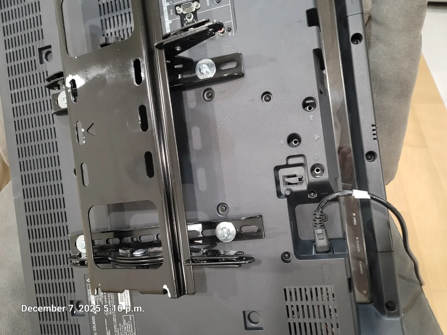 Sony KDL-32L4000 32" LCD TV image indicator(4)