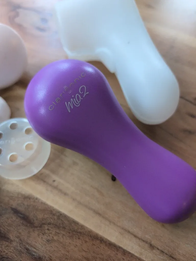 Clarisonic Mia 2 Facial Cleansing Brush +Travel case - #cleanout image indicator(2)