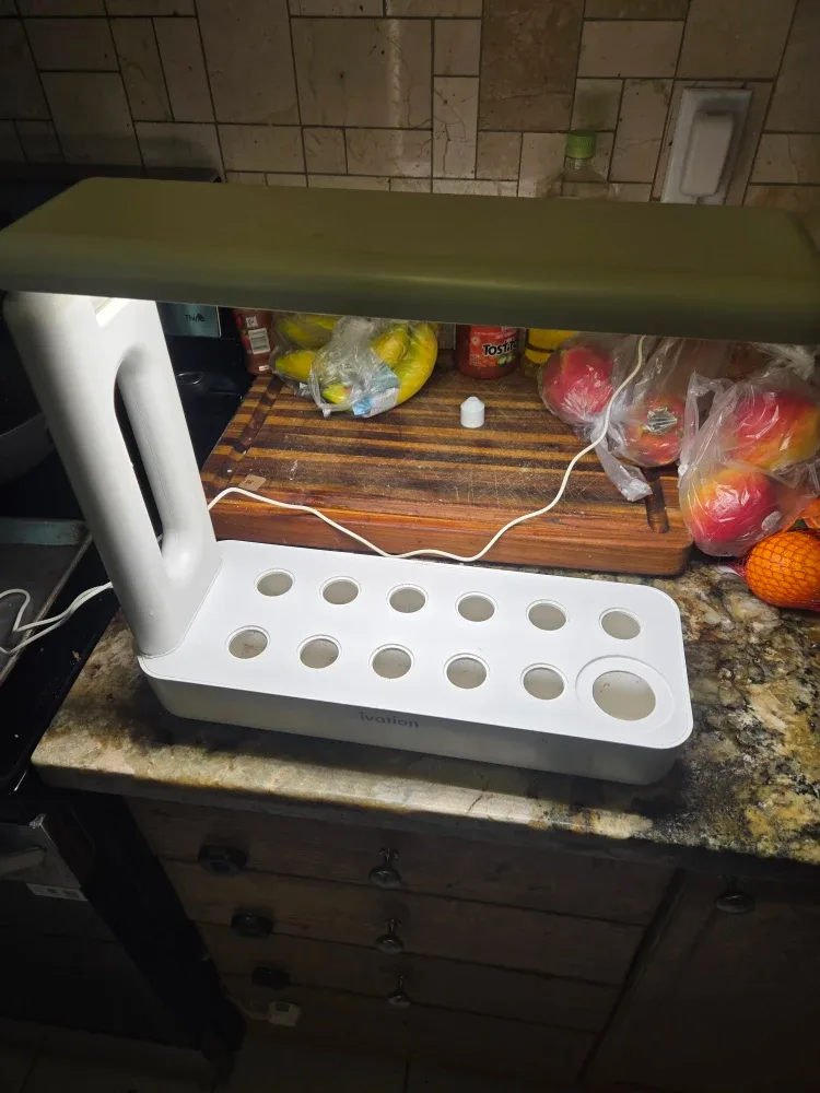 Ivation Indoor Herb Garden Kit image indicator(2)