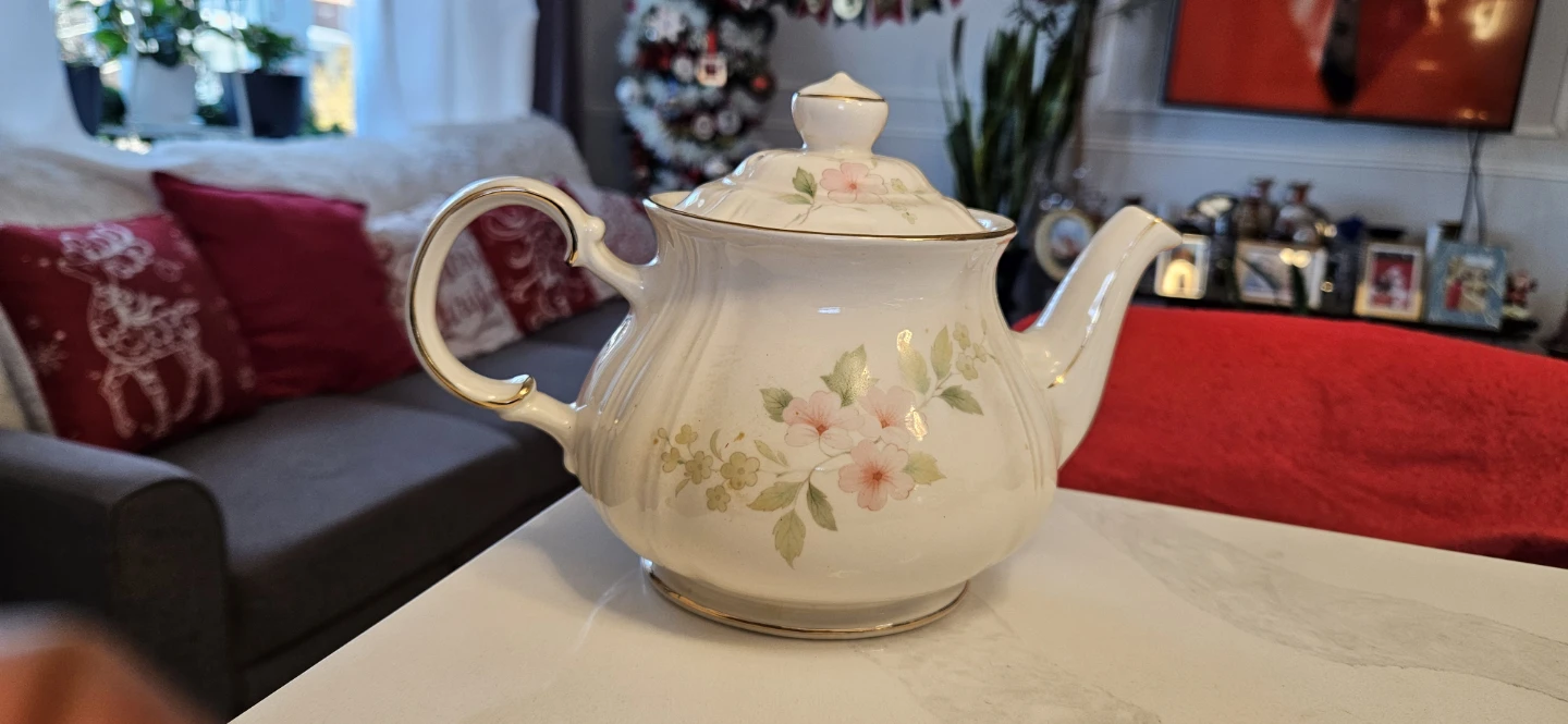 Royal Albert Teapot with Floral Design - photo 2