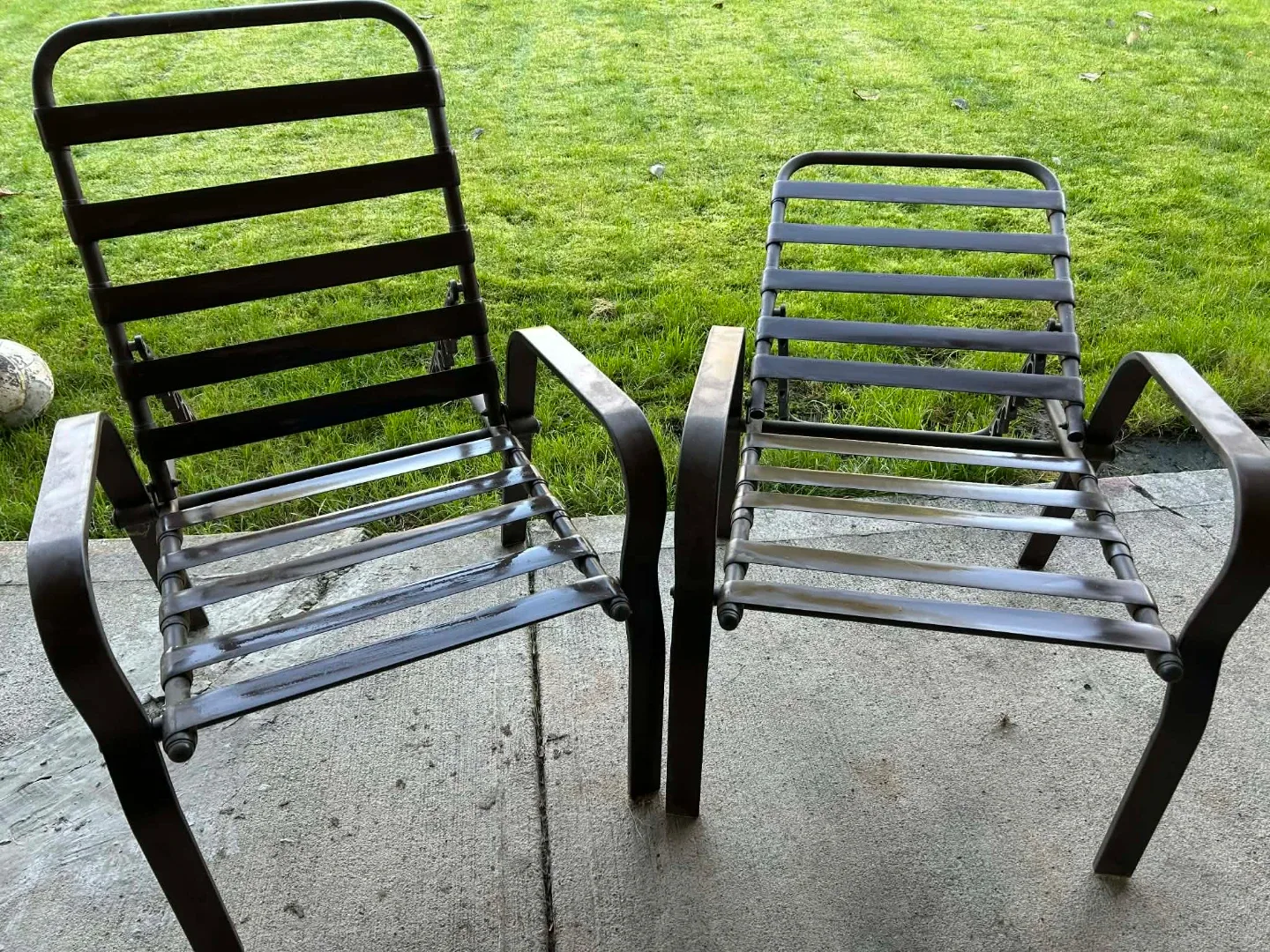 Set of 2 Outdoor Patio Chairs no cushions
