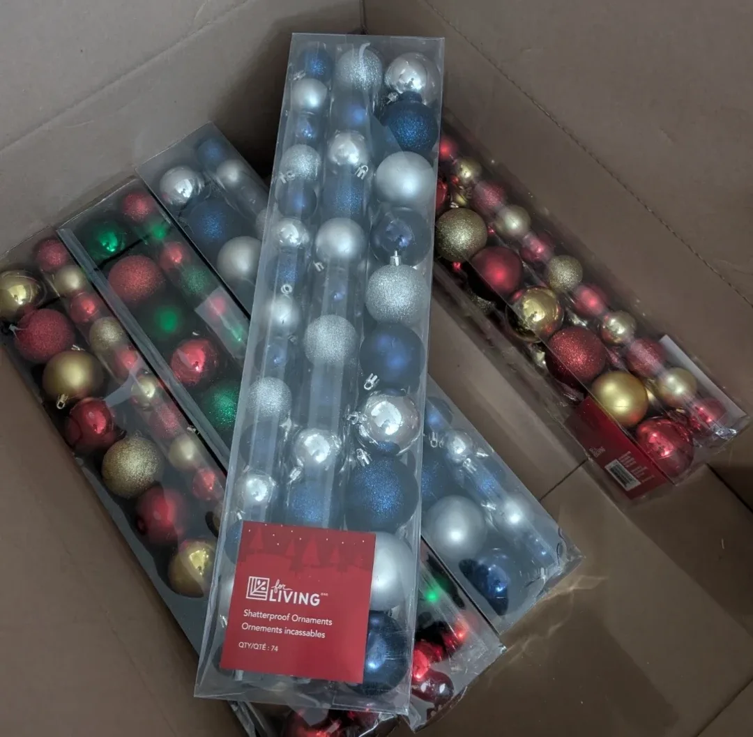 Christmas Decorations: Wreath, Ornaments, Tree Skirt, More!