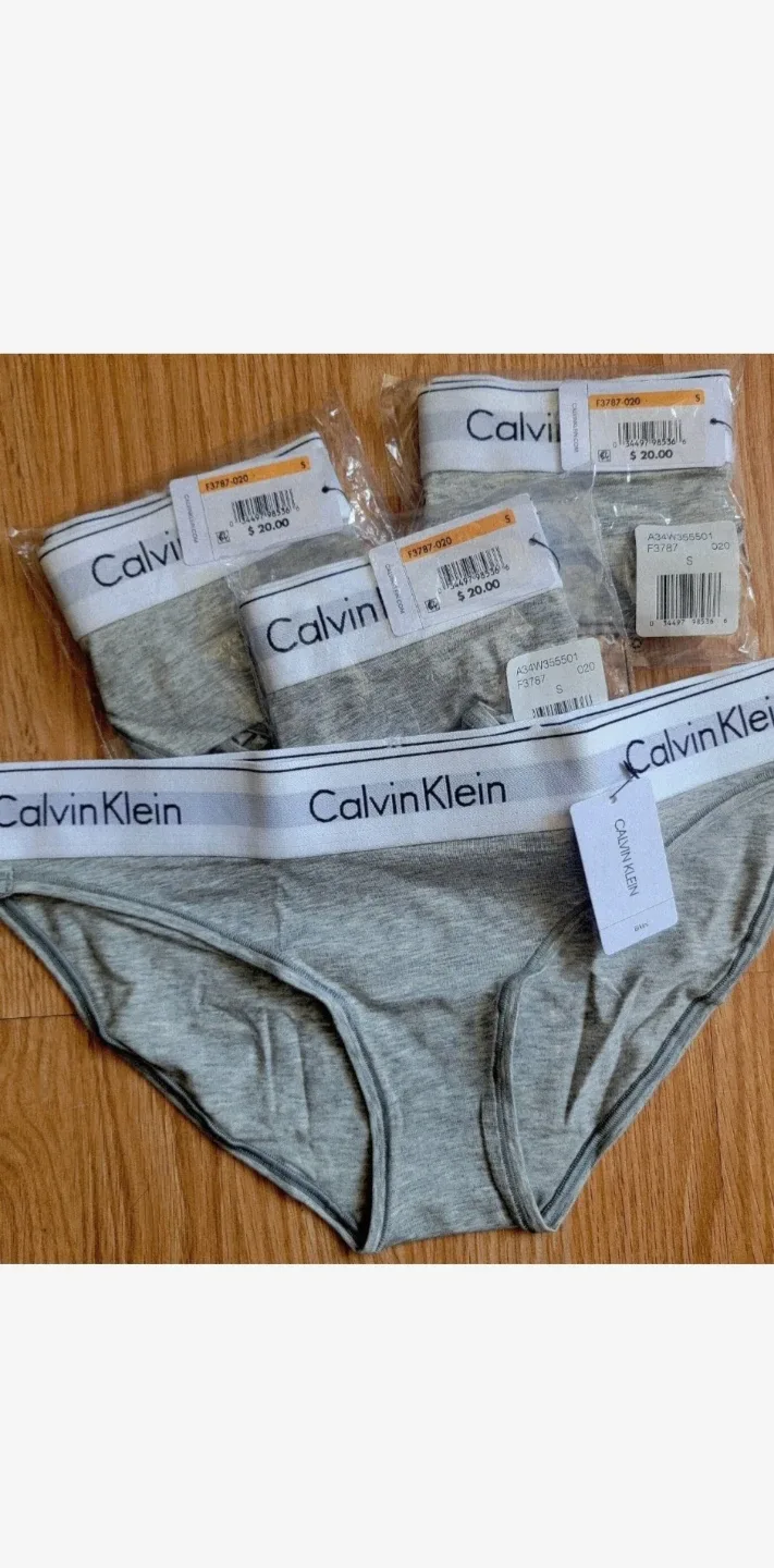 New Calvin Klein Underwear - 4 pairs in original packaging