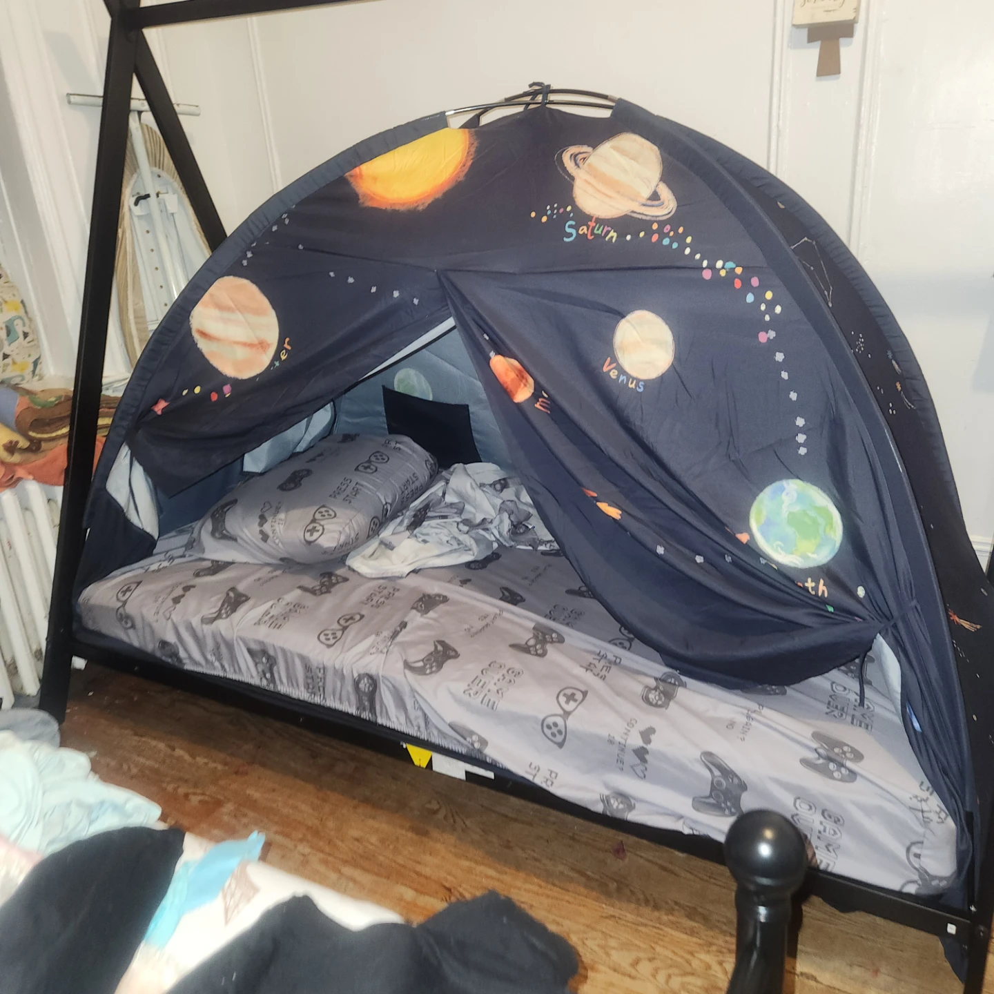 Twin metal tent frame