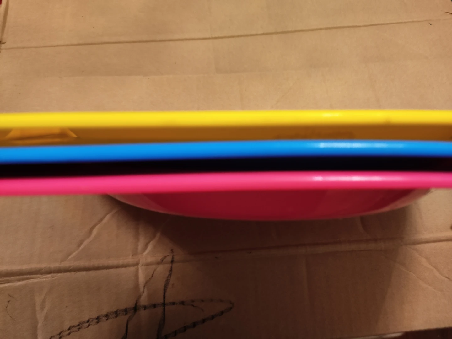 #gifting Kids' Divided Plastic Plates - Pink, Yellow, Blue - photo 2