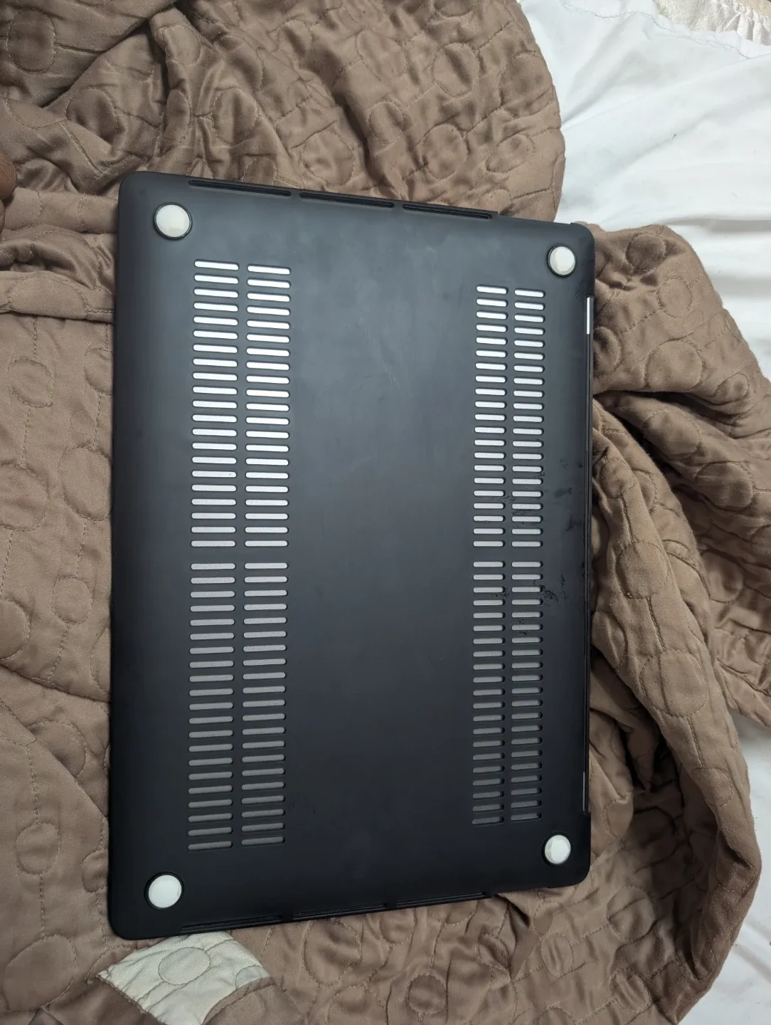 MacBook Pro 16-inch, 2019 image indicator(3)