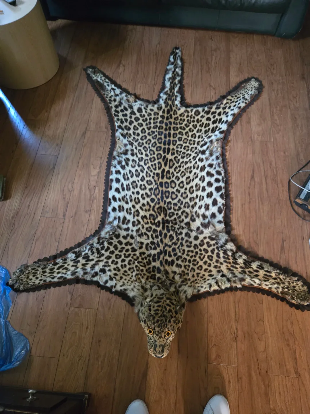 Leopard skin rug image indicator(4)