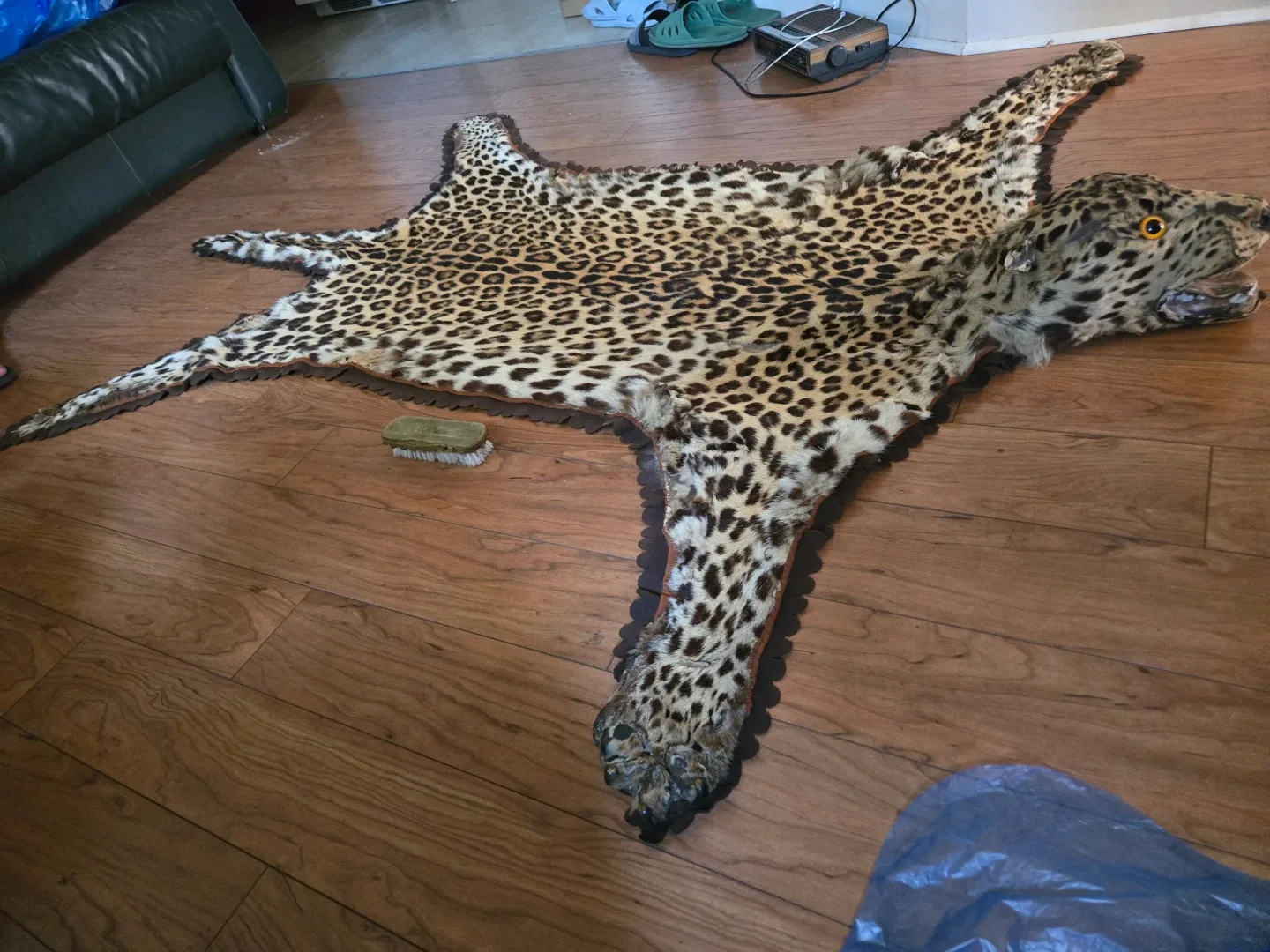 Leopard skin rug image indicator(5)