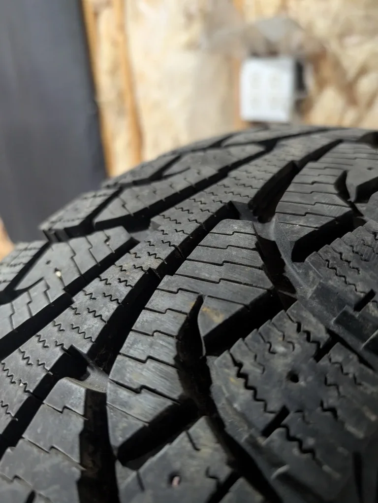 (4)-235/75R16 Winter Tires On Rims Off 2010 Chevrolet Colorado image indicator(5)