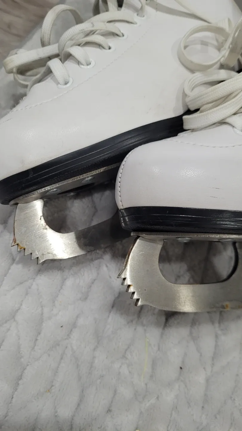 Hespeler Figure Skates - US J4 image indicator(2)