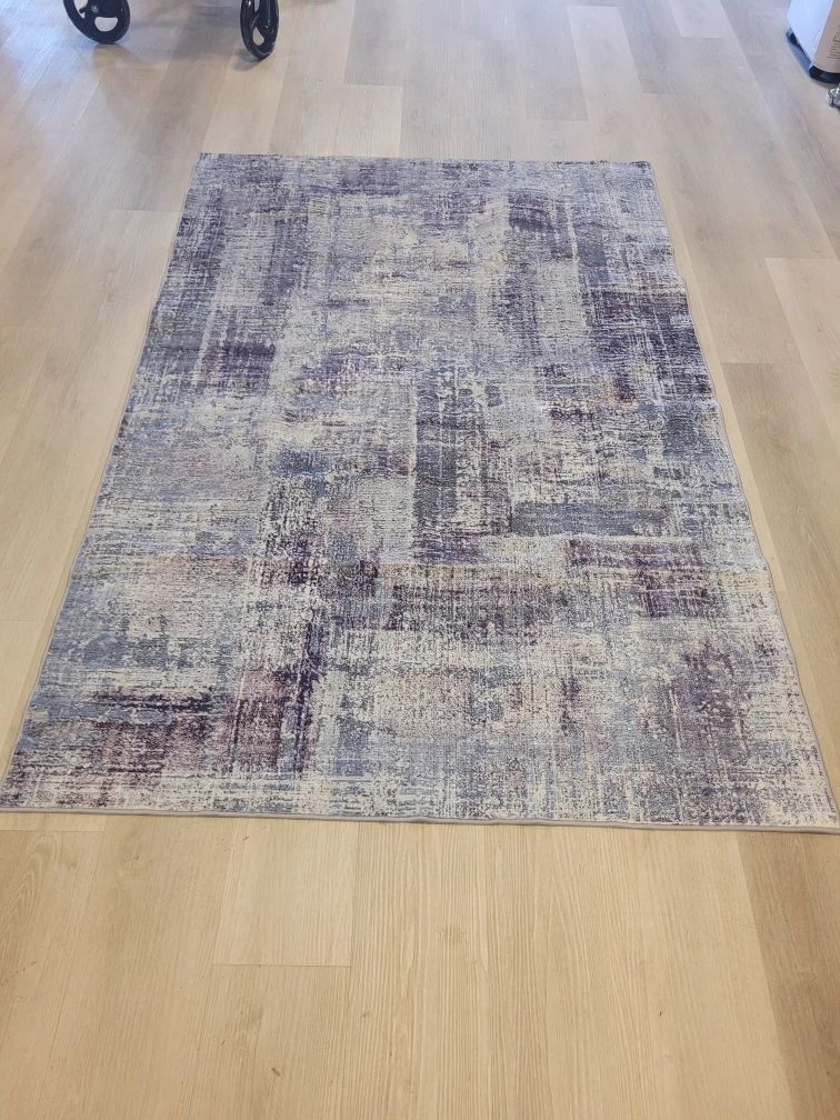 Area Rug (4ft x 6ft) - NEW!!!