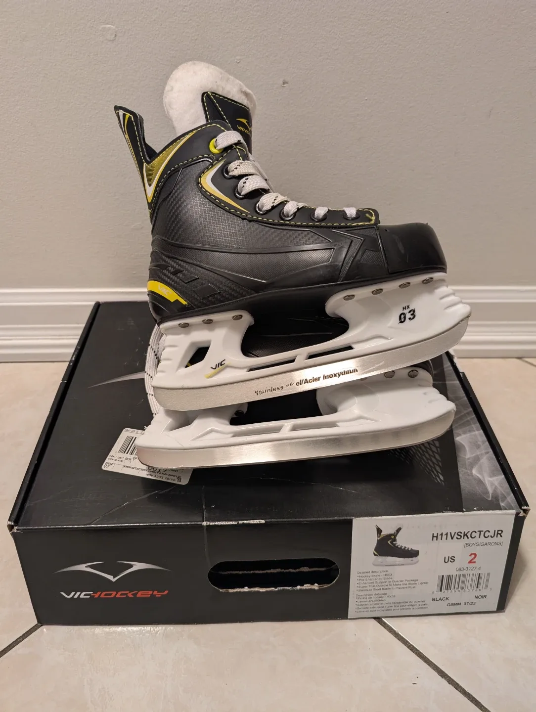Vic Hockey H11VSKCTCJR Boys Ice Skates - US Size 2 image indicator(7)