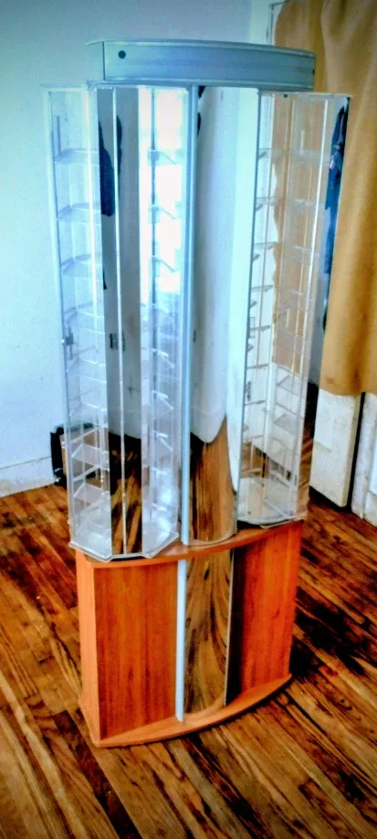 Rotating Display Case - Great for Retail!