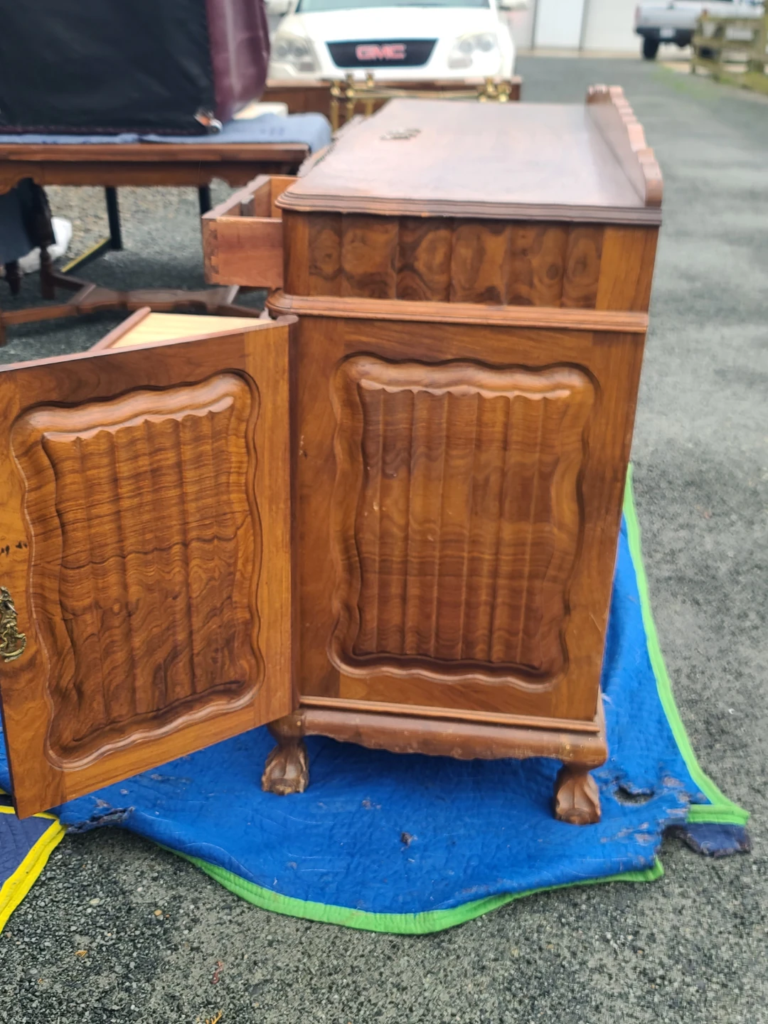 Elegant vintage solid wood sideboard/buffet - photo 3