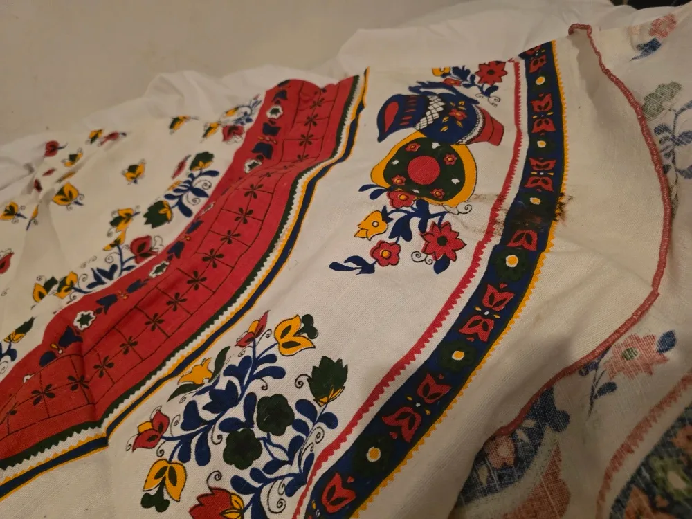 Vintage Linen Portuguese Tablecloth  ##Cleanout image indicator(2)