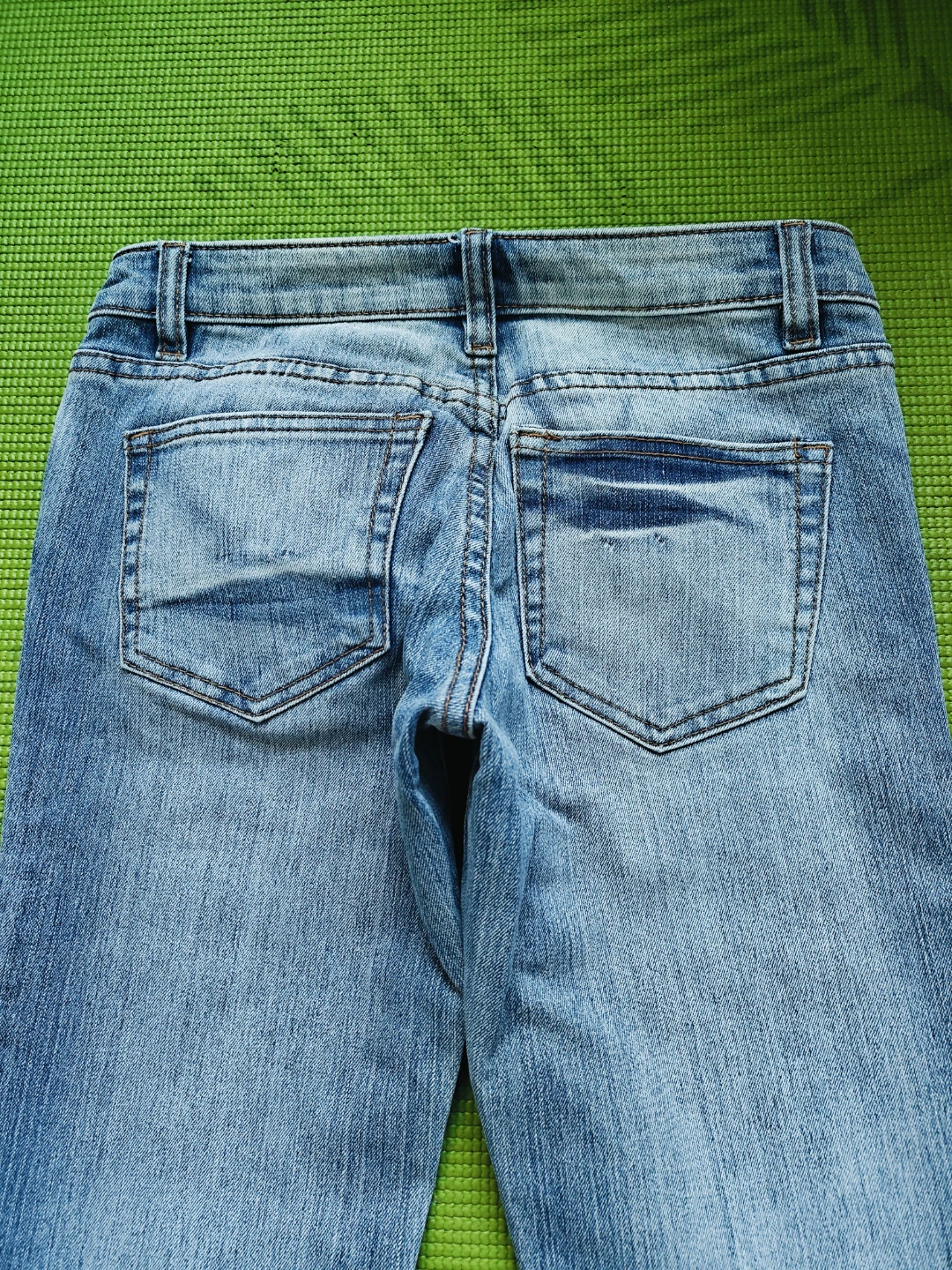 Ladies Light Wash Bootcut Jeans, Size 2, Great condition - photo 2
